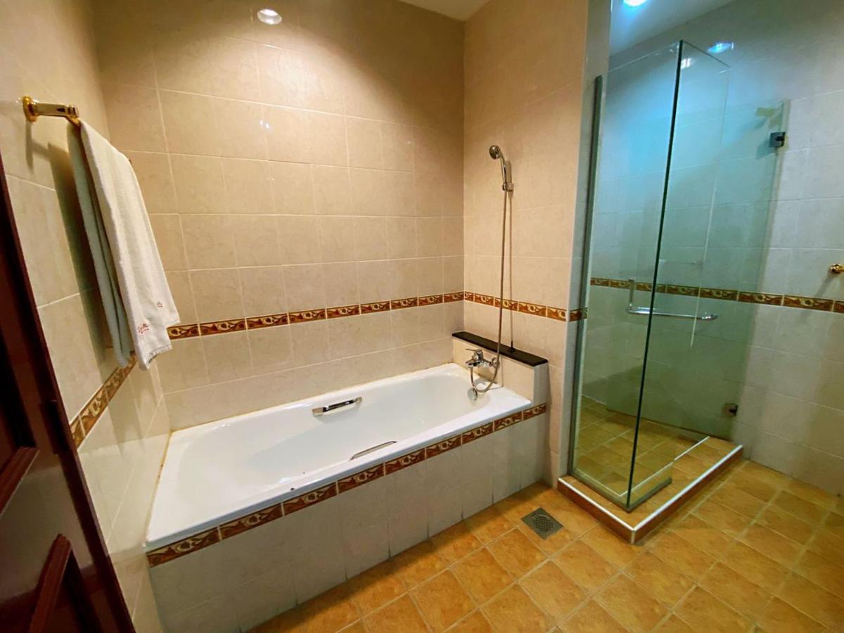 Ponderosa Golf & Country 4* Johor Bahru