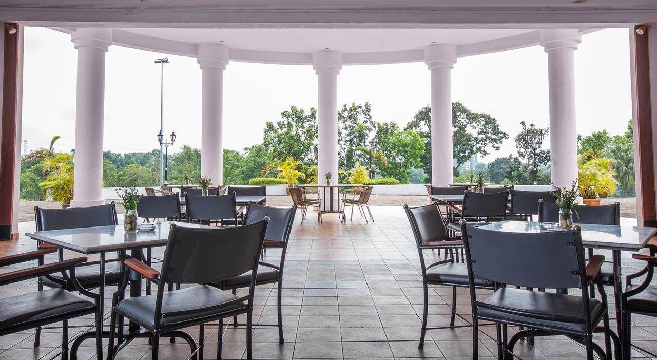 Ponderosa Golf & Country 4* Johor Bahru